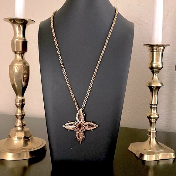 SARAH COVENTRY Vintage 1970s Gold Tone Omega Cross Pendant. - Picture 5 of 13